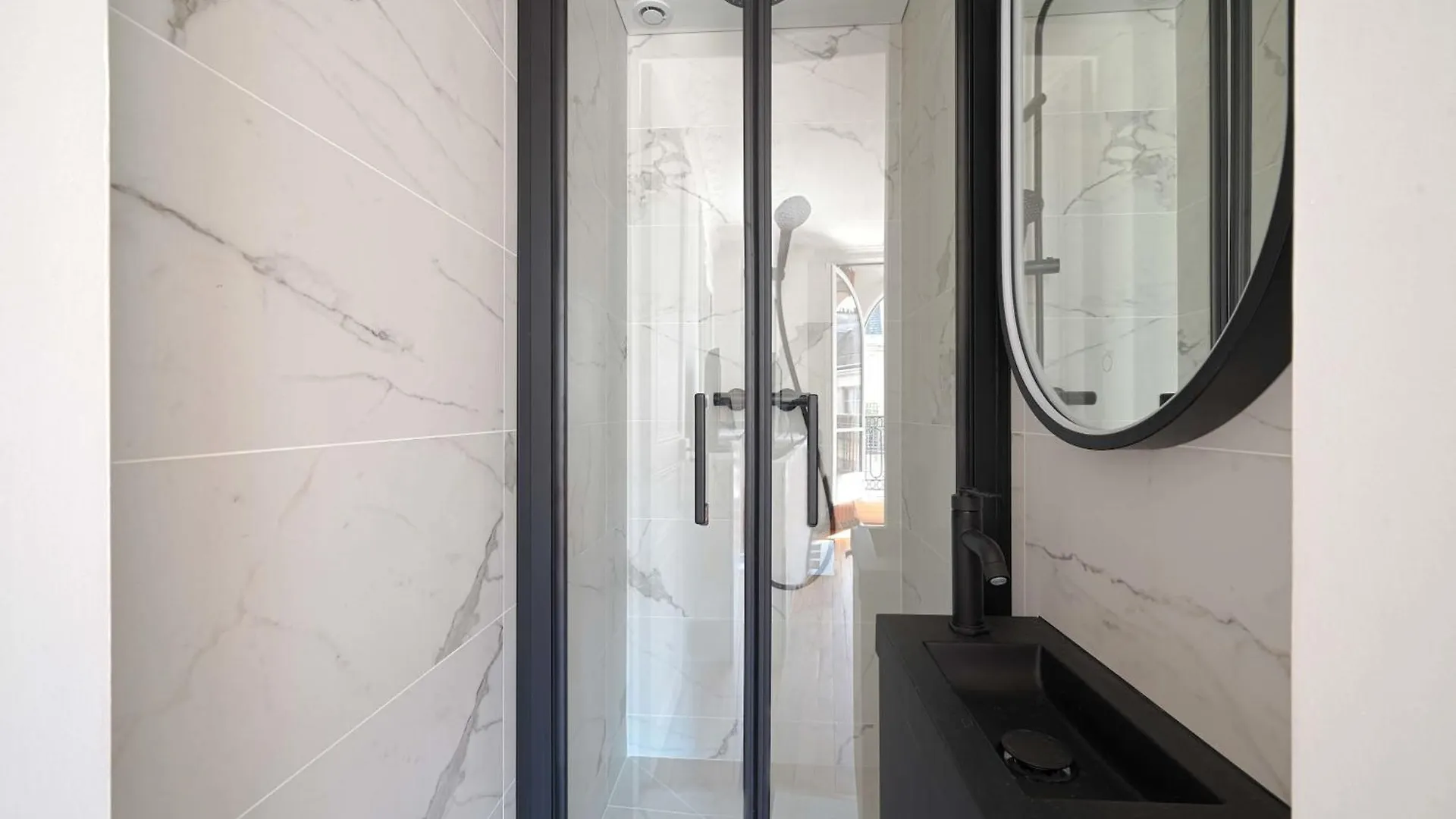 Charming Auteuil Apartment 파리